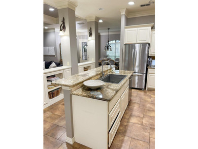 Beautiful 4BR/2BA home originally built by RJ Wachsman Homes. 2 - photo 20
