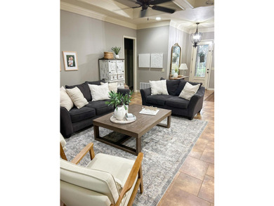 Beautiful 4BR/2BA home originally built by RJ Wachsman Homes. 2 - photo 22