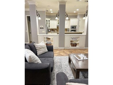 Beautiful 4BR/2BA home originally built by RJ Wachsman Homes. 2 - photo 23