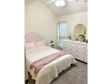 Beautiful 4BR/2BA home originally built by RJ Wachsman Homes. 2 - photo 36