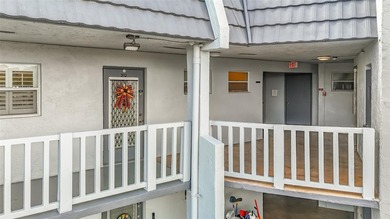 Welcome to Royal Park Gardens, a highly sought-after 55+ - photo 3