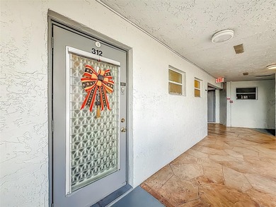 Welcome to Royal Park Gardens, a highly sought-after 55+ - photo 5