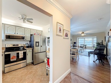 Welcome to Royal Park Gardens, a highly sought-after 55+ - photo 7