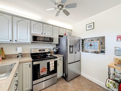 Welcome to Royal Park Gardens, a highly sought-after 55+ - photo 9