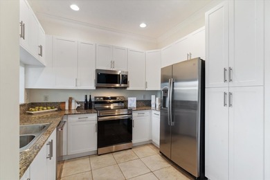 Welcome to this charming 3-bedroom, 2.5-bathroom townhouse - photo 10