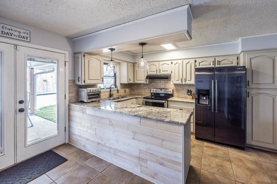 THIS HOME IS NOT IN A FLOOD ZONE Welcome to 313 Louis Dr, Houma - photo 11