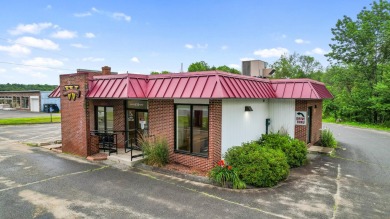 Farmington Maine CALL OR TEXT   Here's a 2400 sq' commercial