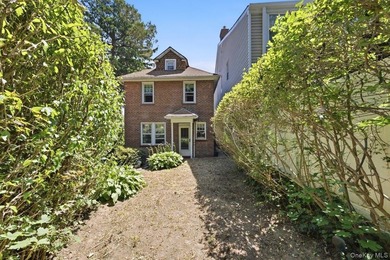 Nestled away on a desirable corner property in the Riverdale - photo 24