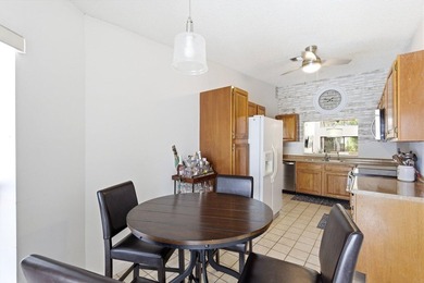 Sought-after corner villa, in the heart of Boca Raton! Welcome - photo 5