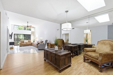 Sought-after corner villa, in the heart of Boca Raton! Welcome - photo 8