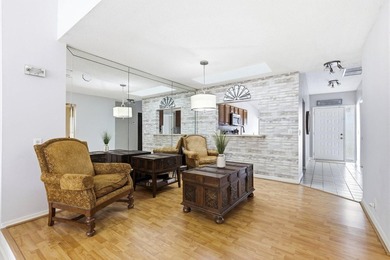 Sought-after corner villa, in the heart of Boca Raton! Welcome - photo 9