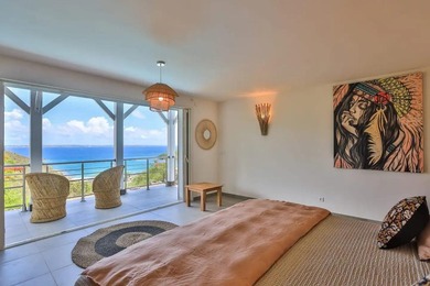 Discover this exceptional contemporary villa offering stunning - photo 8