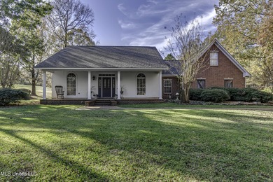 Ross Barnett Reservoir Home Sale Pending in Madison Mississippi