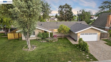 OPEN HOUSE! 6/6 1:30 PM to 4PM Located on a quiet cul-de-sac on - photo 3