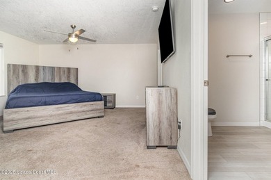 Discover the perfect blend of space and comfort at 5651 Travis - photo 15