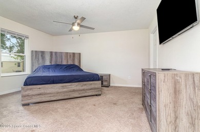 Discover the perfect blend of space and comfort at 5651 Travis - photo 16