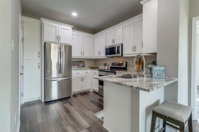 Lake Condo For Sale in Pottsboro, Texas