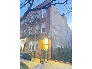 East River Townhome/Townhouse Sale Pending in Astoria New York