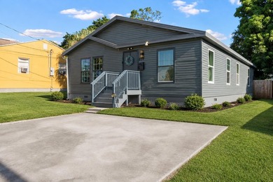 Welcome to 807 Grant St in West Palm Beach - a fantastic - photo 2