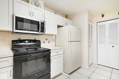 Beautiful 2 Bed/2 Bath 1st floor Condo in the highly desirable - photo 5