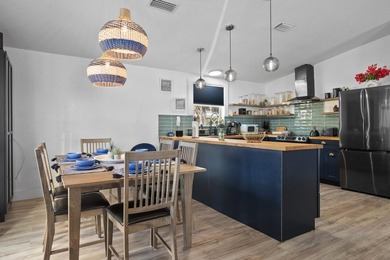 Welcome to 807 Grant St in West Palm Beach - a fantastic - photo 6