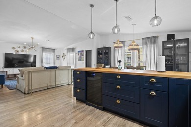 Welcome to 807 Grant St in West Palm Beach - a fantastic - photo 9
