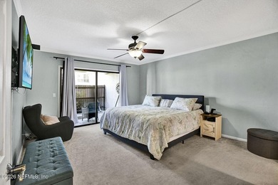 Welcome to easy, elegant living in this beautifully maintained - photo 12