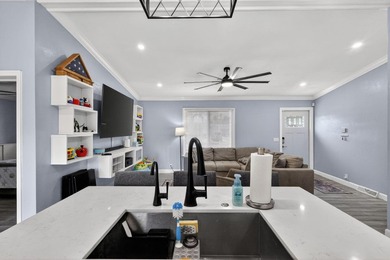 Welcome to this charming three-bedroom, two-bathroom - photo 15