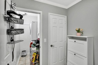 Welcome to easy, elegant living in this beautifully maintained - photo 22