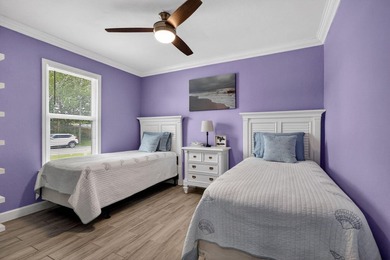 Welcome to this charming three-bedroom, two-bathroom - photo 24