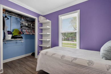 Welcome to this charming three-bedroom, two-bathroom - photo 26