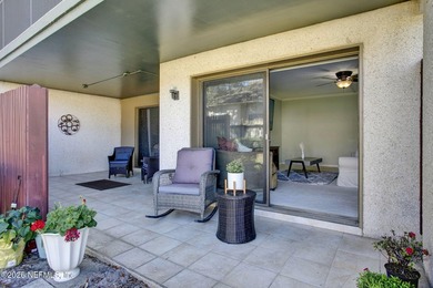 Welcome to easy, elegant living in this beautifully maintained - photo 27