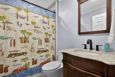 Welcome to this charming three-bedroom, two-bathroom - photo 27