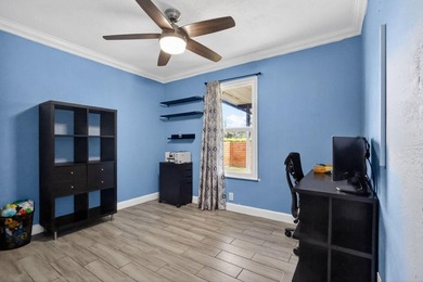 Welcome to this charming three-bedroom, two-bathroom - photo 29