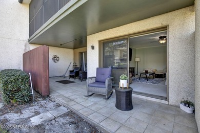 Welcome to easy, elegant living in this beautifully maintained - photo 35