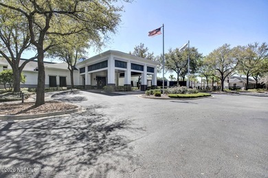 Welcome to easy, elegant living in this beautifully maintained - photo 36