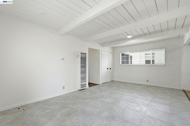 Charming starter bungalow in the heart of San Pablo Proper! This - photo 7
