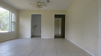 Single family home on a nice corner lot, no flood, with two - photo 2