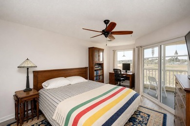 Spacious and renovated 2-bedroom 2-bath condo in the gated - photo 14