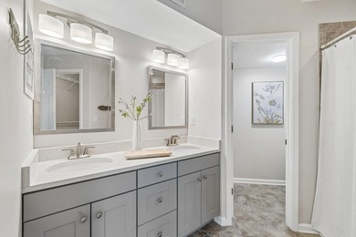 Move-in-ready and stylish, this 3 bedroom, 2 bath ground-floor - photo 22