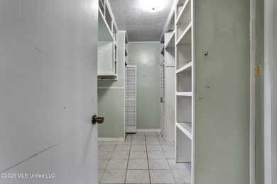 Great Home with Incredible Potential! This 3-bedroom, 2-bath - photo 23