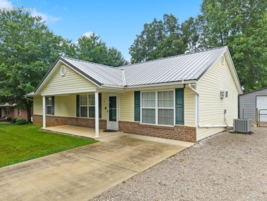Welcome home to this spacious 4-bedroom, 2-bath ranch offering - photo 13