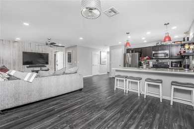 Discover Comfort & Convenience in the Heart of Port Charlotte! - photo 13