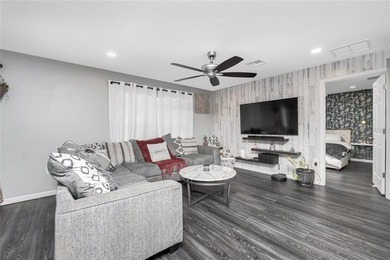 Discover Comfort & Convenience in the Heart of Port Charlotte! - photo 15