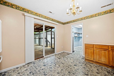 Welcome home to this spacious 4-bedroom, 2-bath ranch offering - photo 21