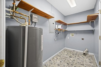 Welcome home to this spacious 4-bedroom, 2-bath ranch offering - photo 28