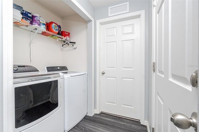 Discover Comfort & Convenience in the Heart of Port Charlotte! - photo 31