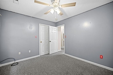Welcome home to this spacious 4-bedroom, 2-bath ranch offering - photo 32