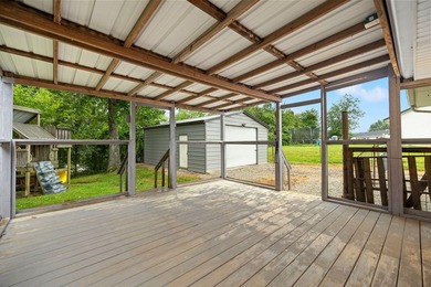 Welcome home to this spacious 4-bedroom, 2-bath ranch offering - photo 37