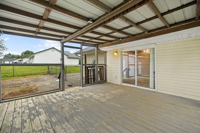 Welcome home to this spacious 4-bedroom, 2-bath ranch offering - photo 38